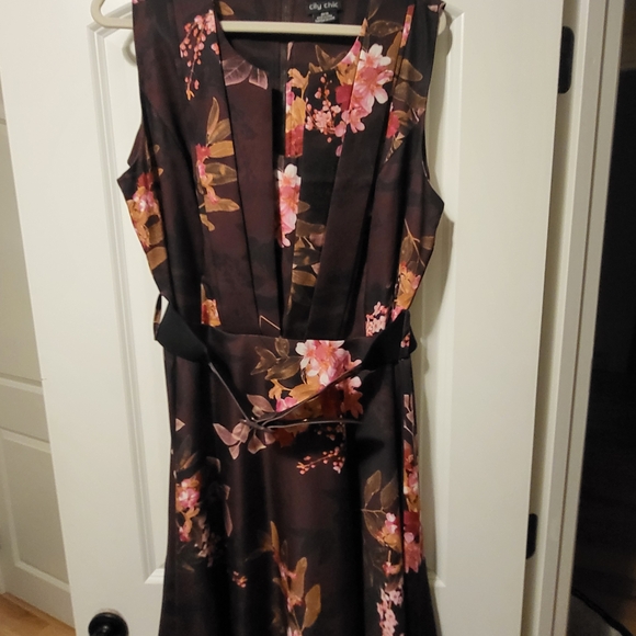 City Chic Floral Sleeveless Dress - Black and Pink - Picture 1 of 6